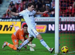 包含阿尔梅里亚客场不敌希洪竞技，遭遇困境的词条